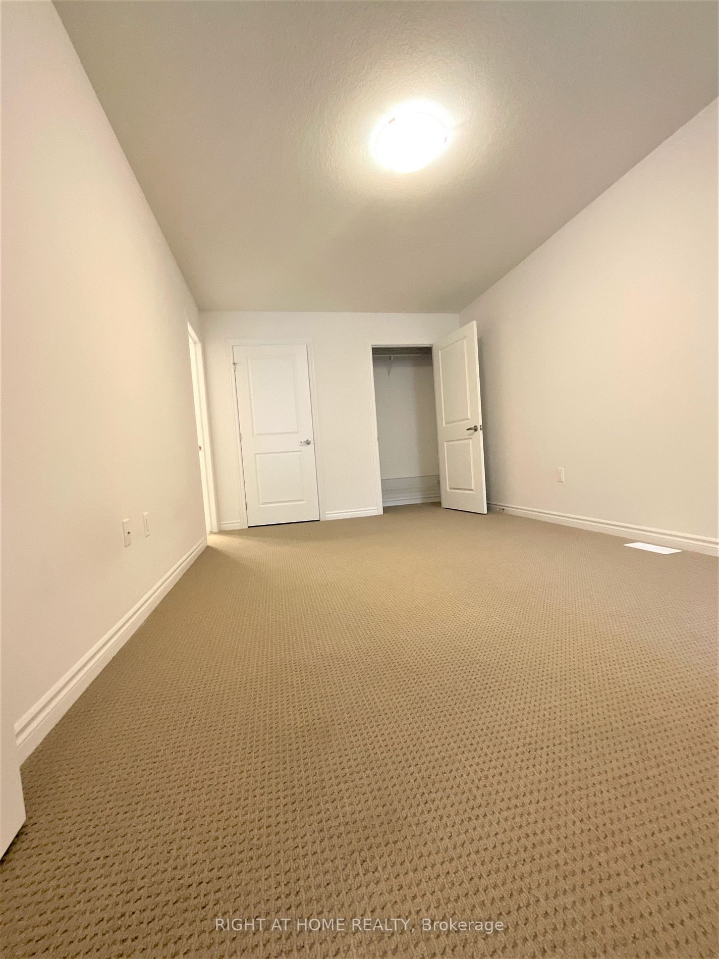 61 Soho St, #142
