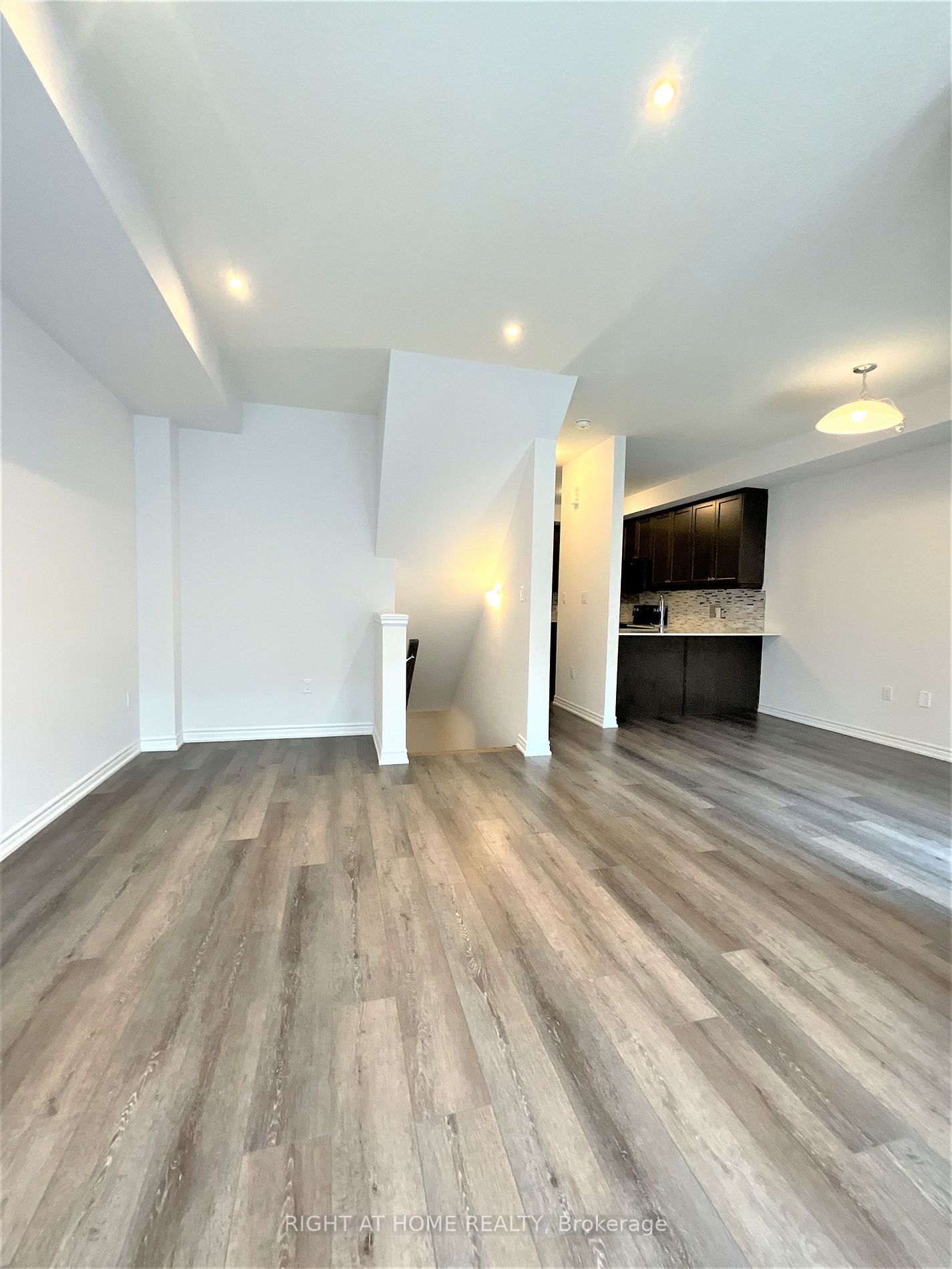 61 Soho St, #142