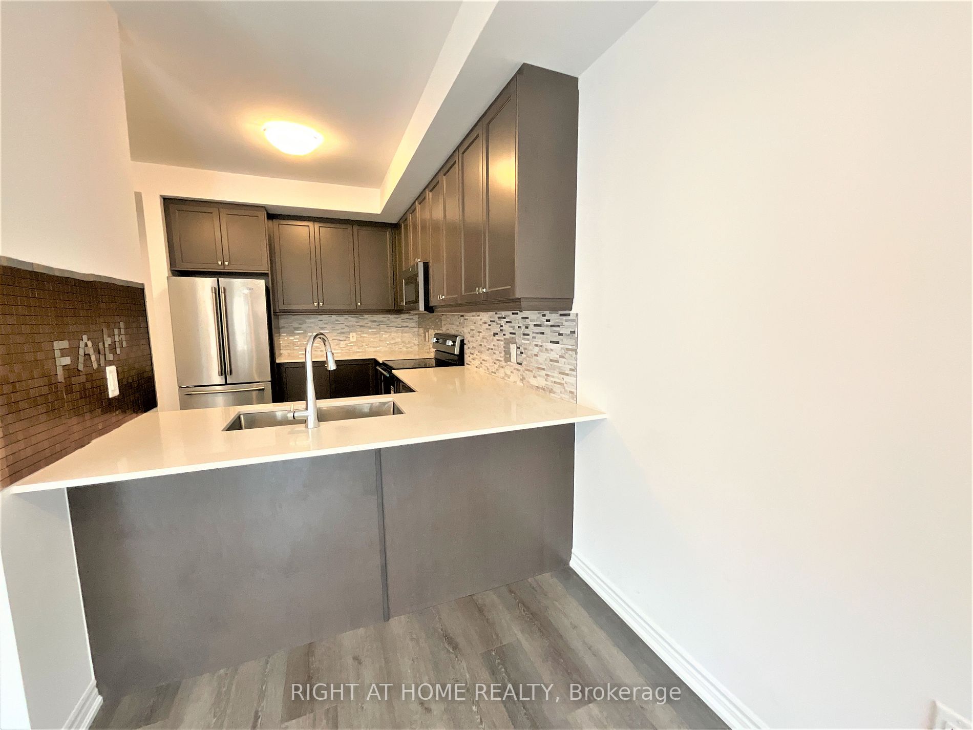 61 Soho St, #142