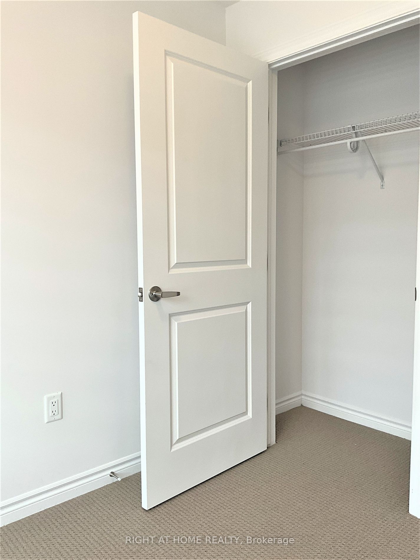 61 Soho St, #142