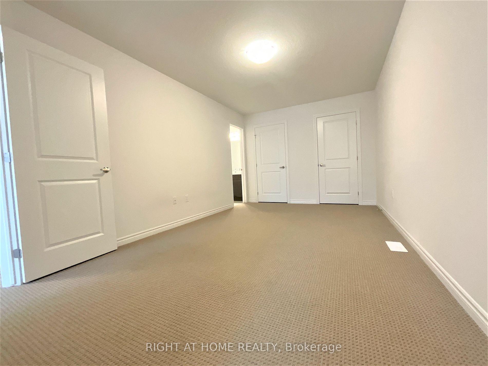 61 Soho St, #142