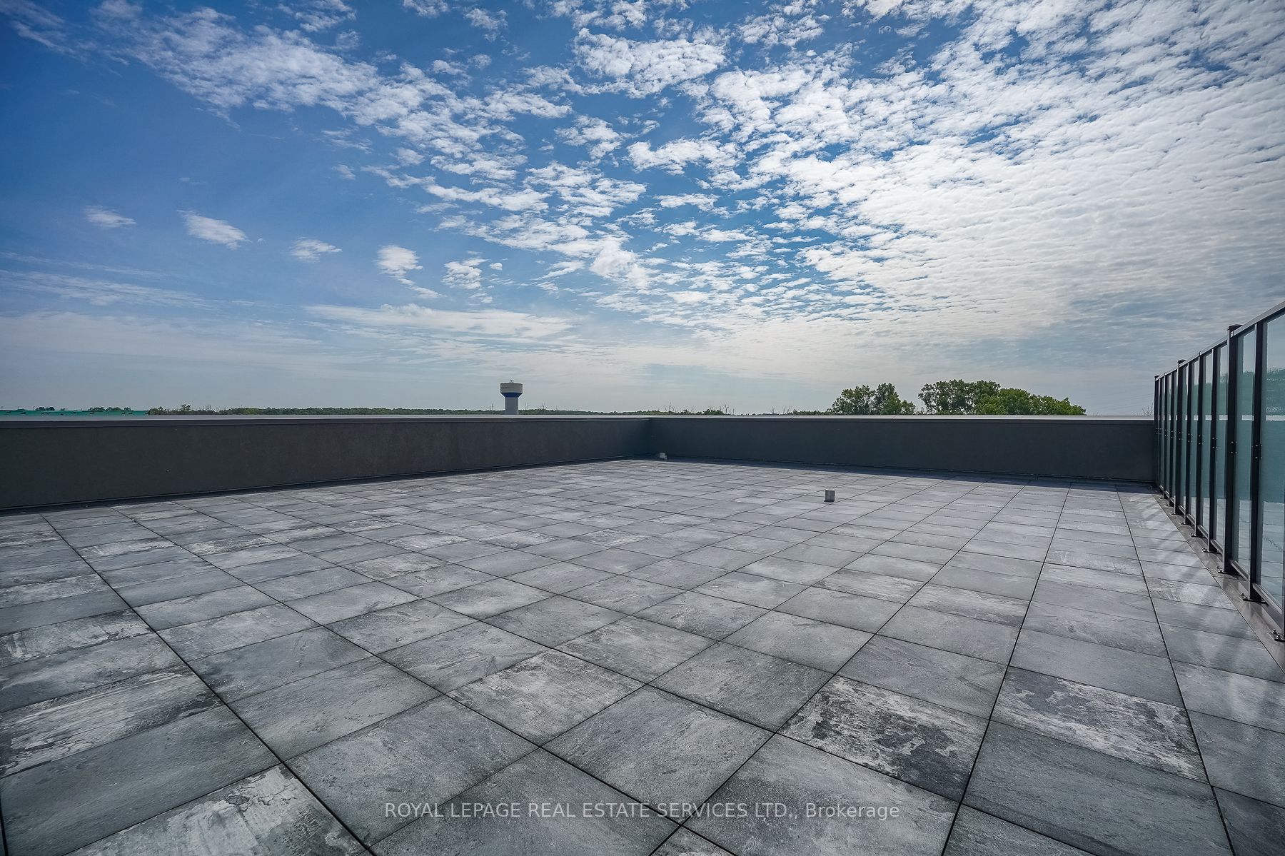 460 Dundas St E, #519