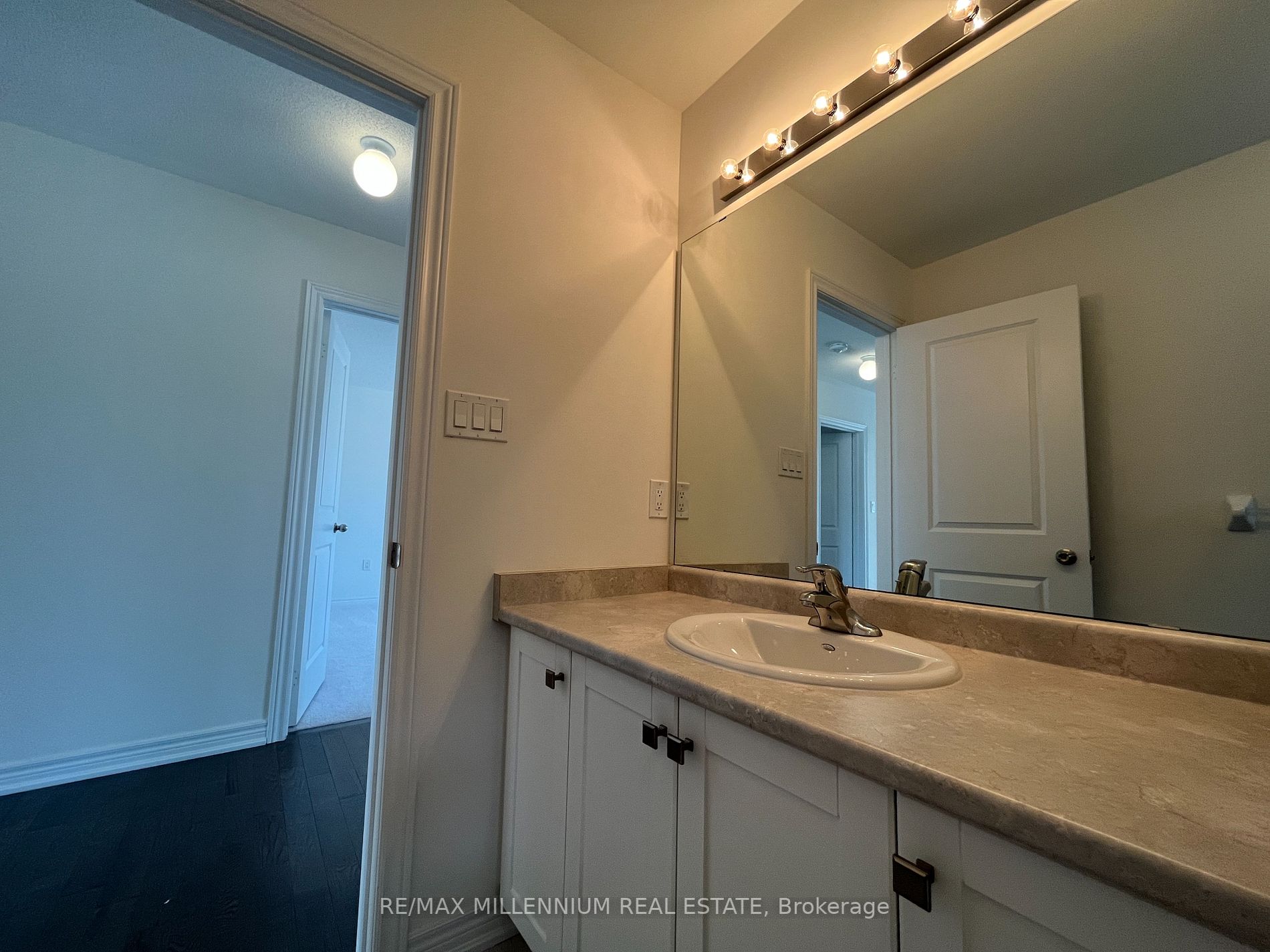 Listing X6764780 - Large Photo # 32