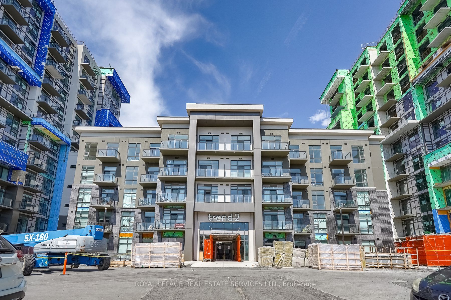 460 Dundas St E, #519