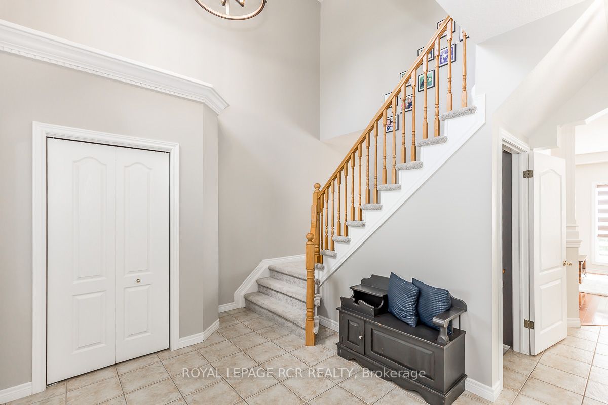 8 Charles Street W