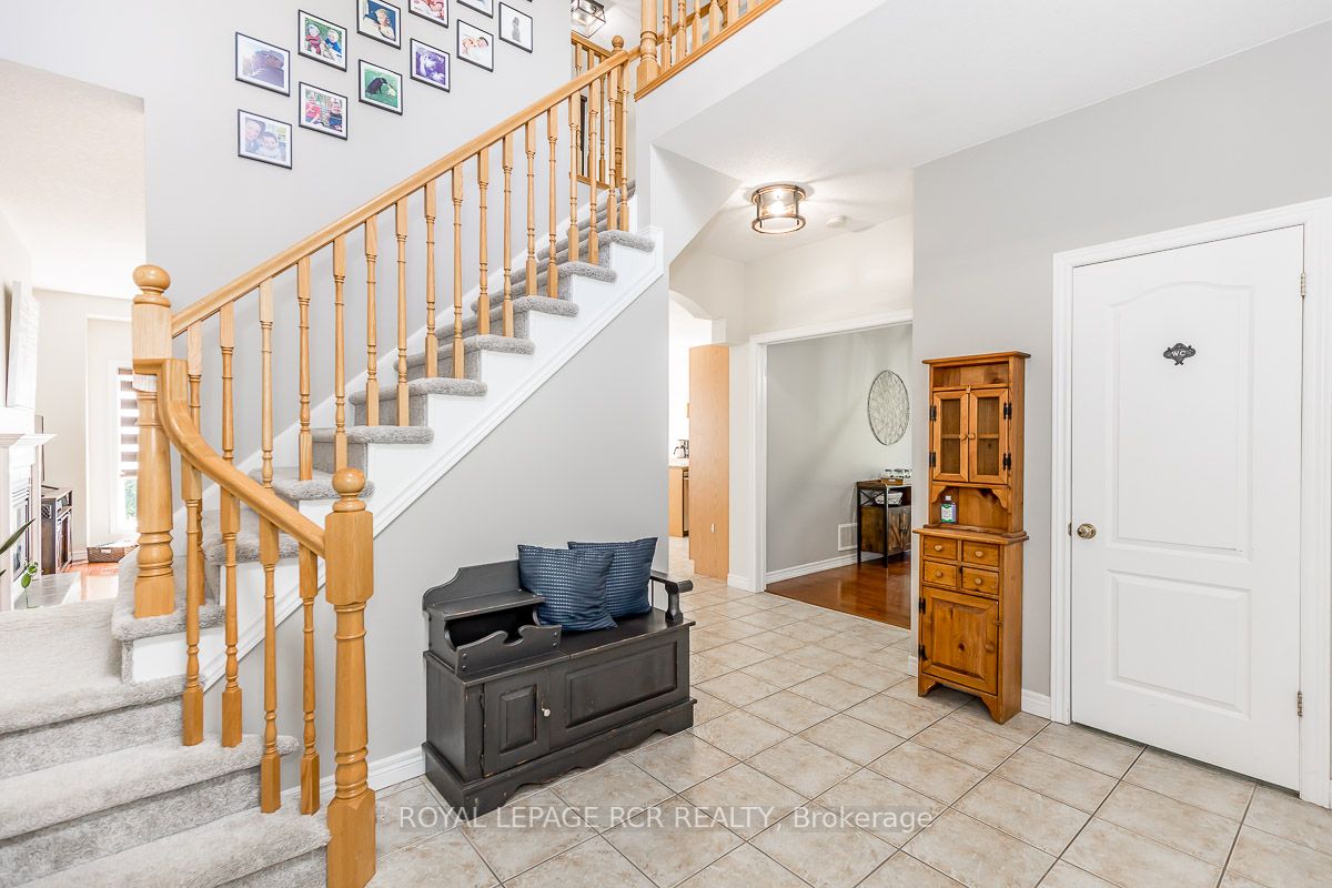 8 Charles Street W