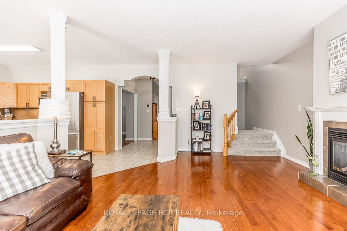 8 Charles Street W