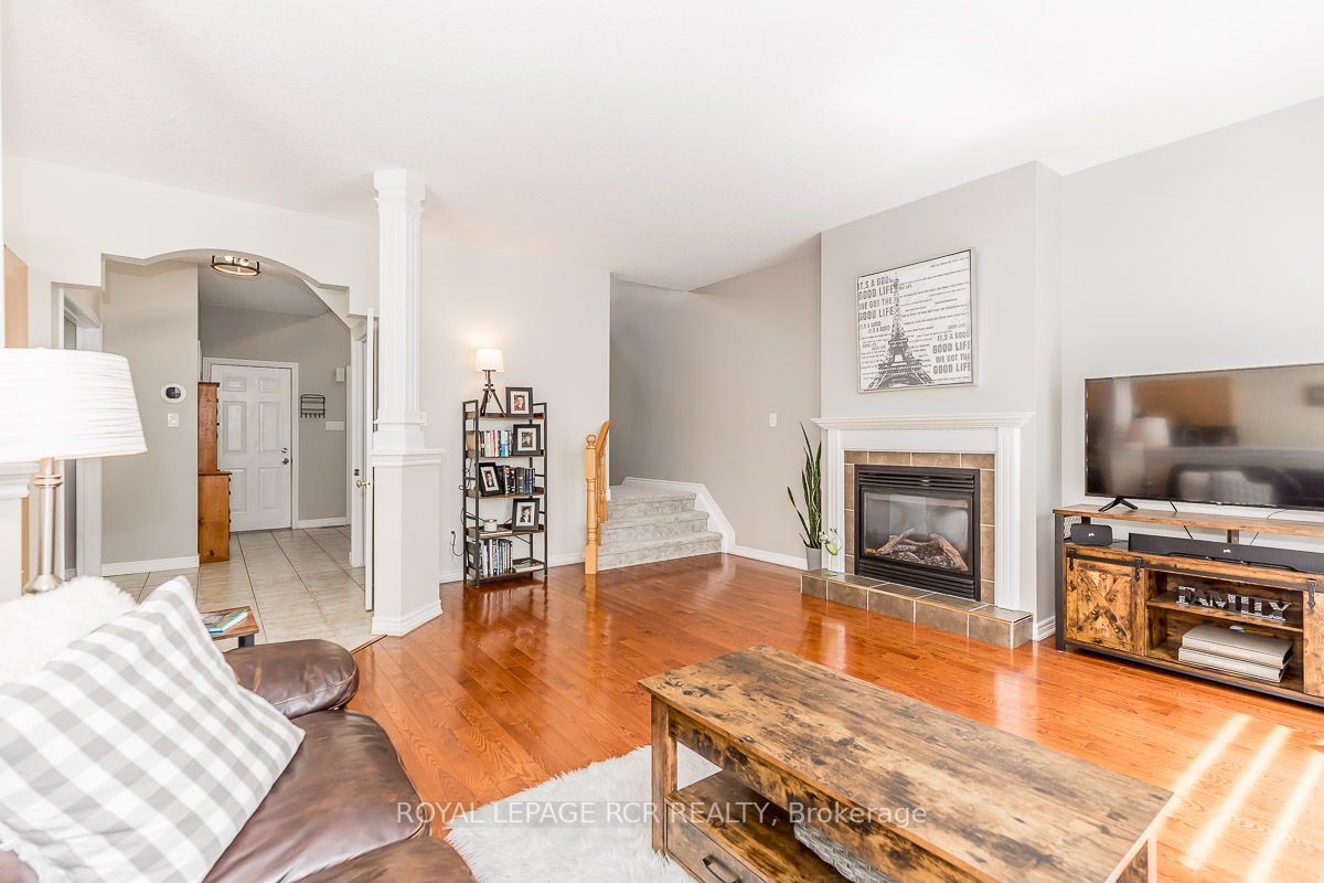 8 Charles Street W