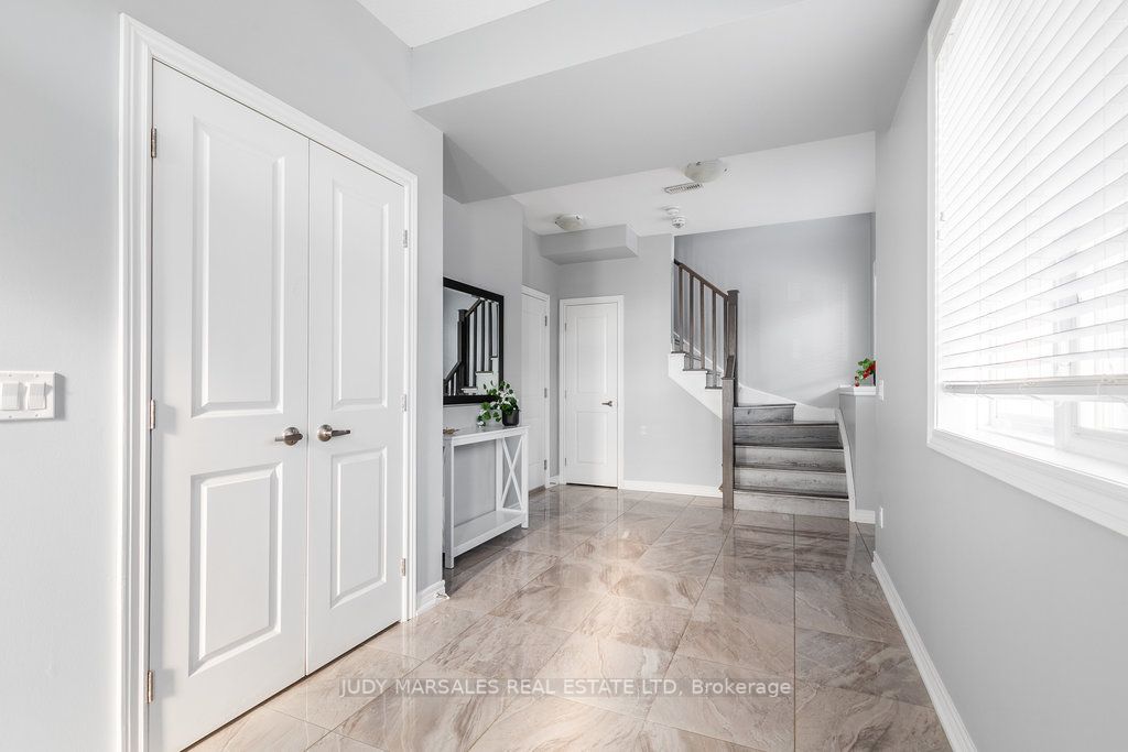 13 Waterview Dr