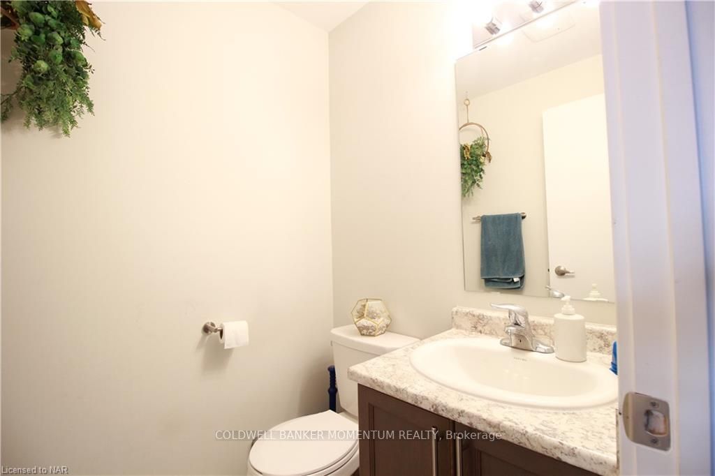 590 North Service Rd, #25