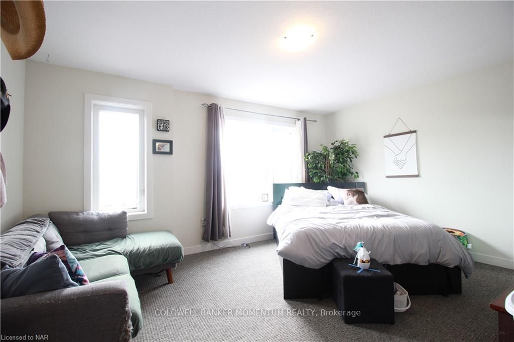 590 North Service Rd, #25