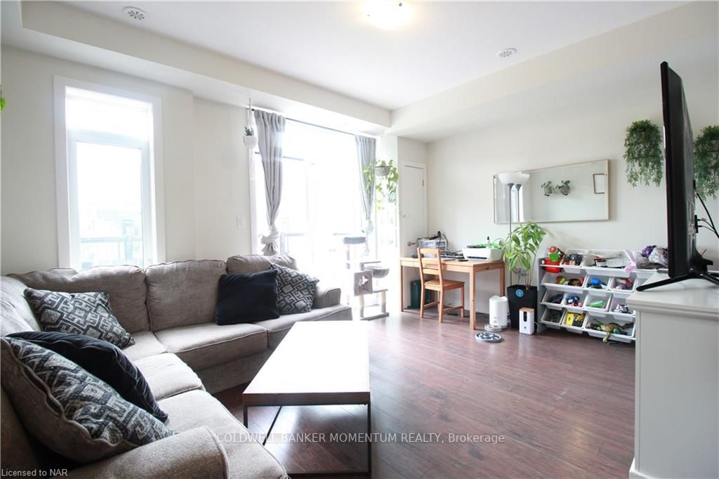 590 North Service Rd, #25