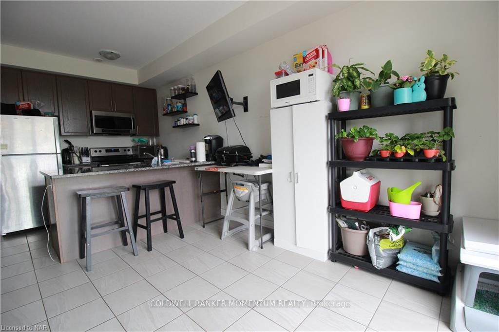 590 North Service Rd, #25