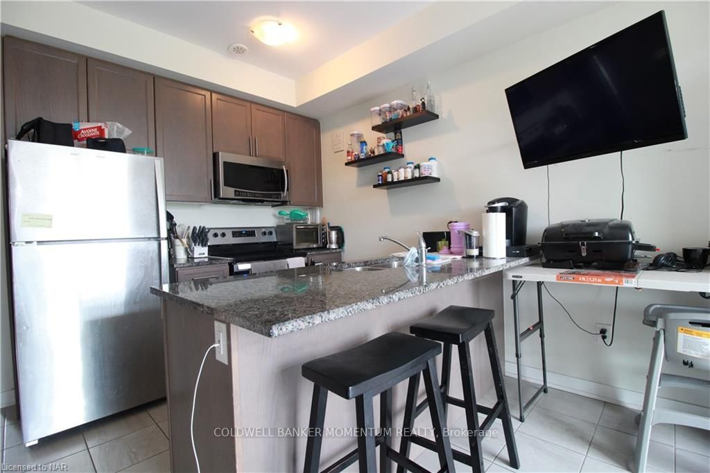590 North Service Rd, #25