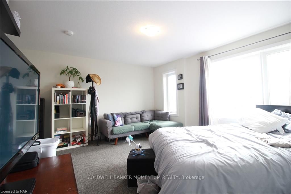590 North Service Rd, #25