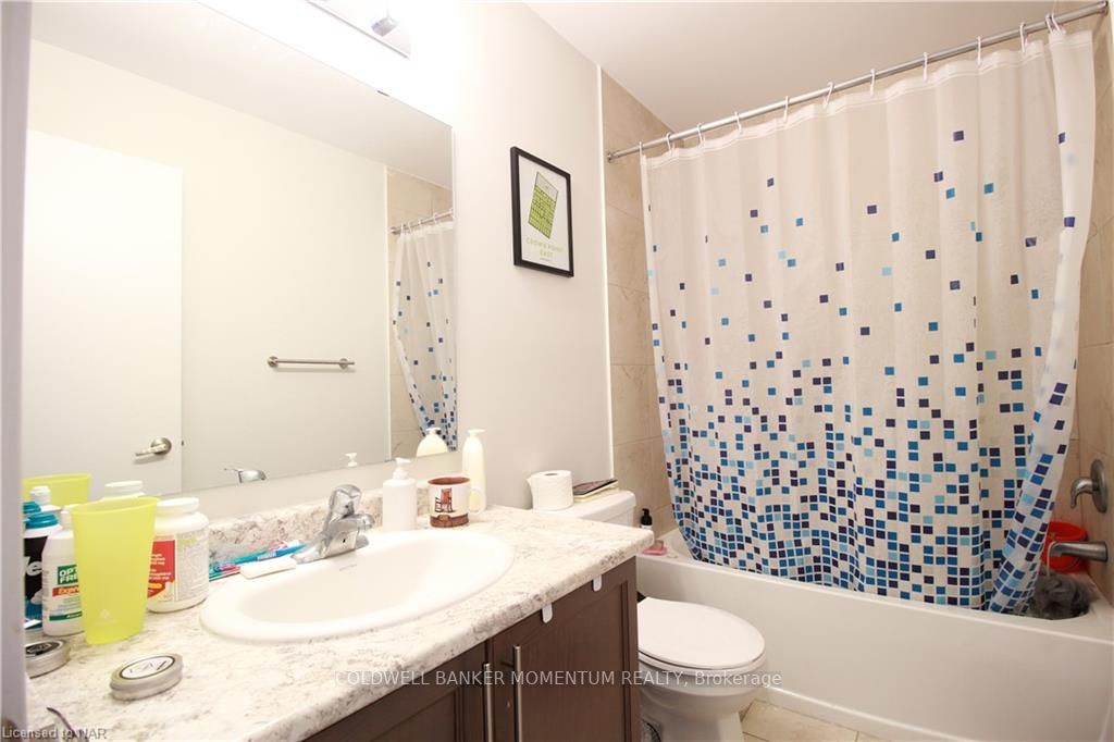 590 North Service Rd, #25