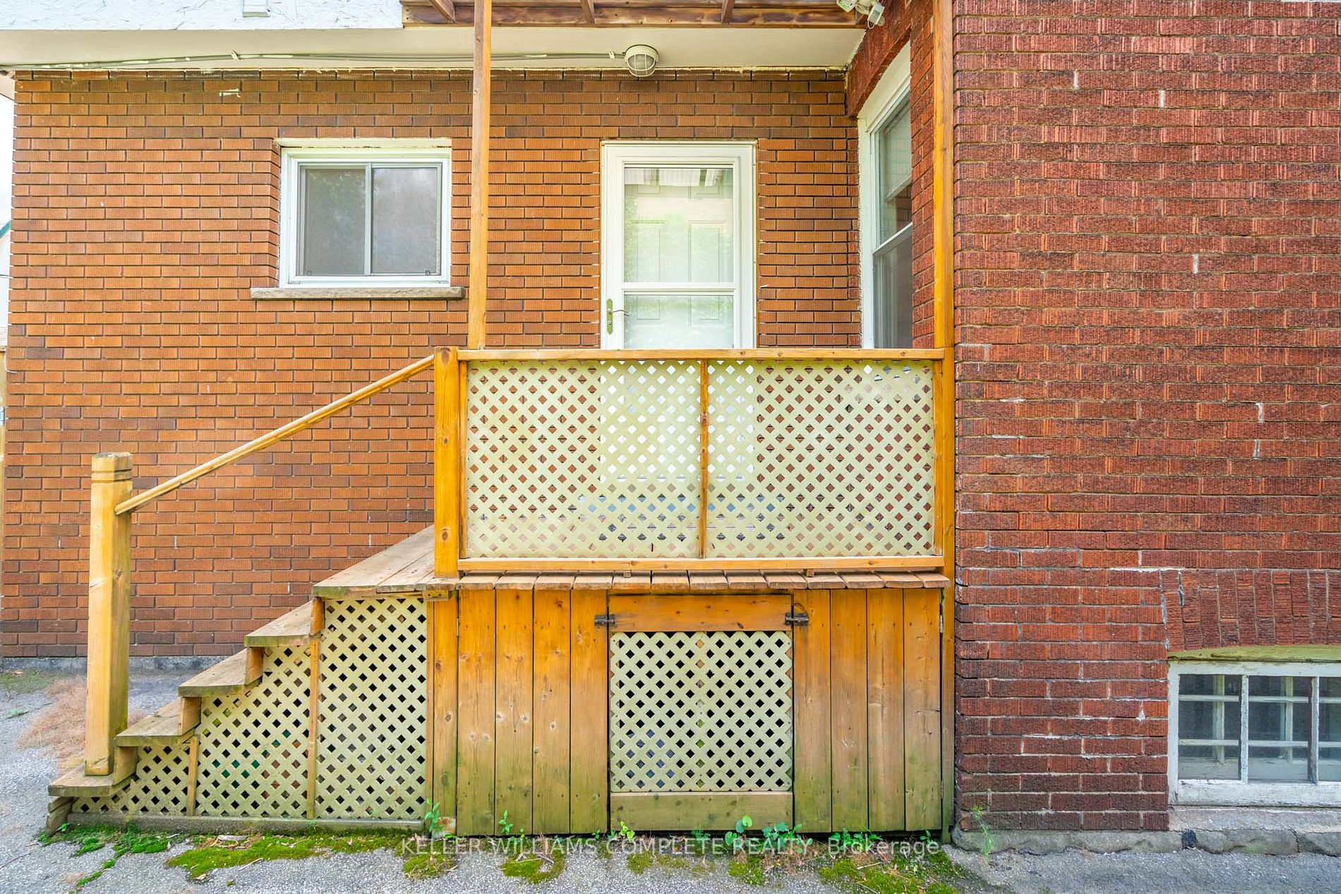 239 Sherman Ave S