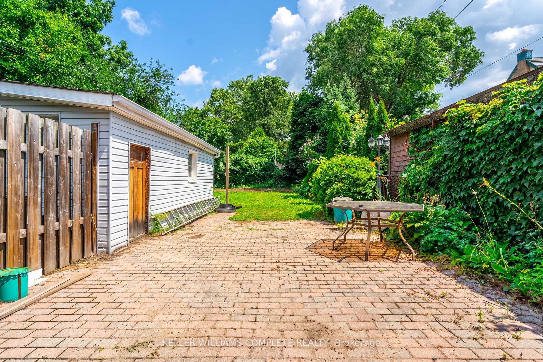 239 Sherman Ave S