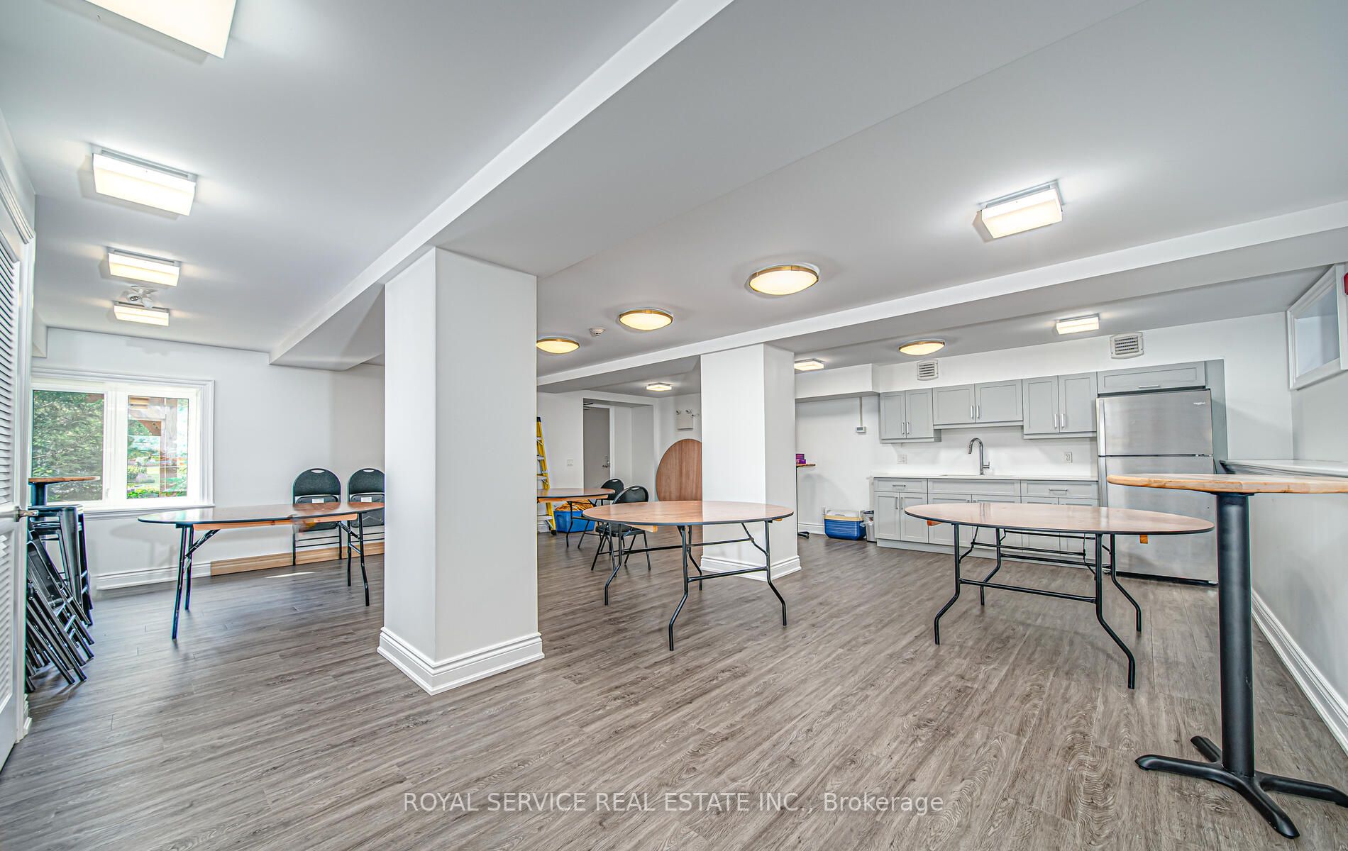 25 King St, #207