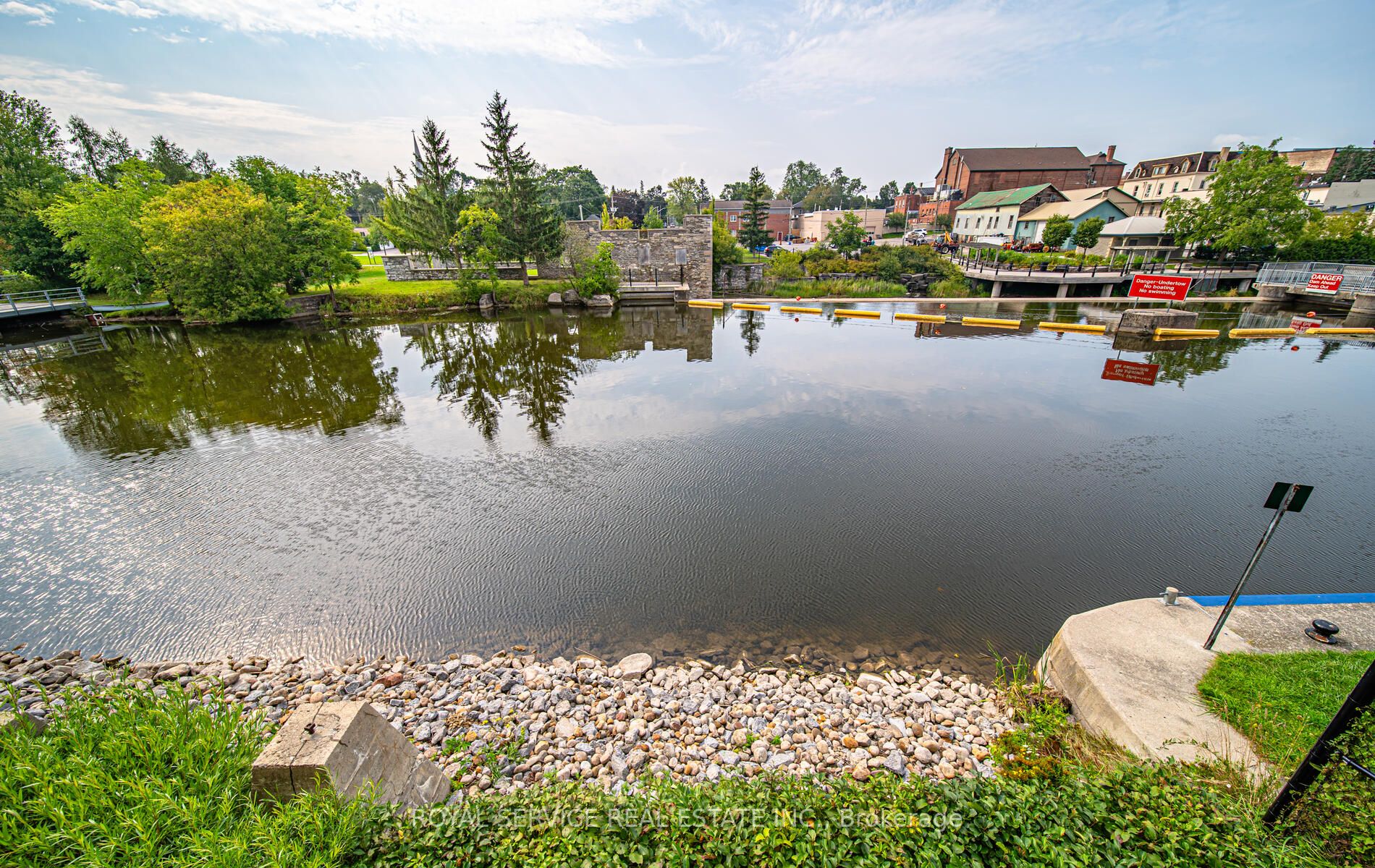25 King St, #207