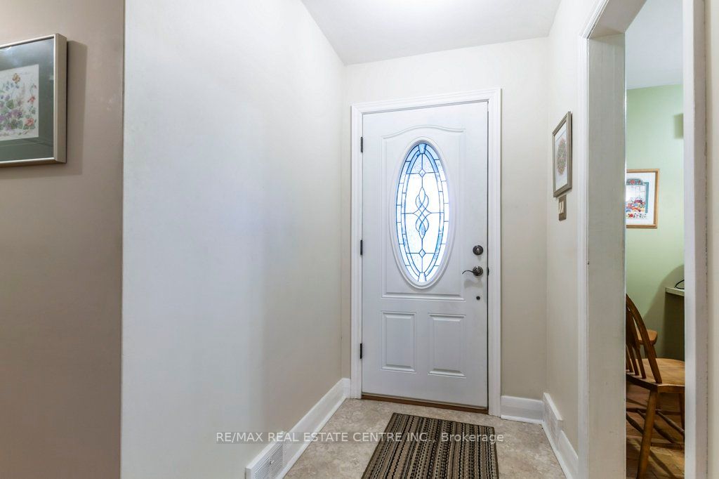 9 Alexander Ave