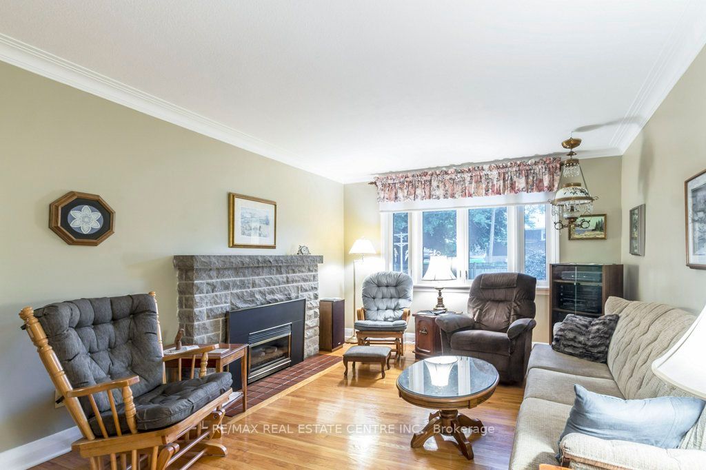 9 Alexander Ave