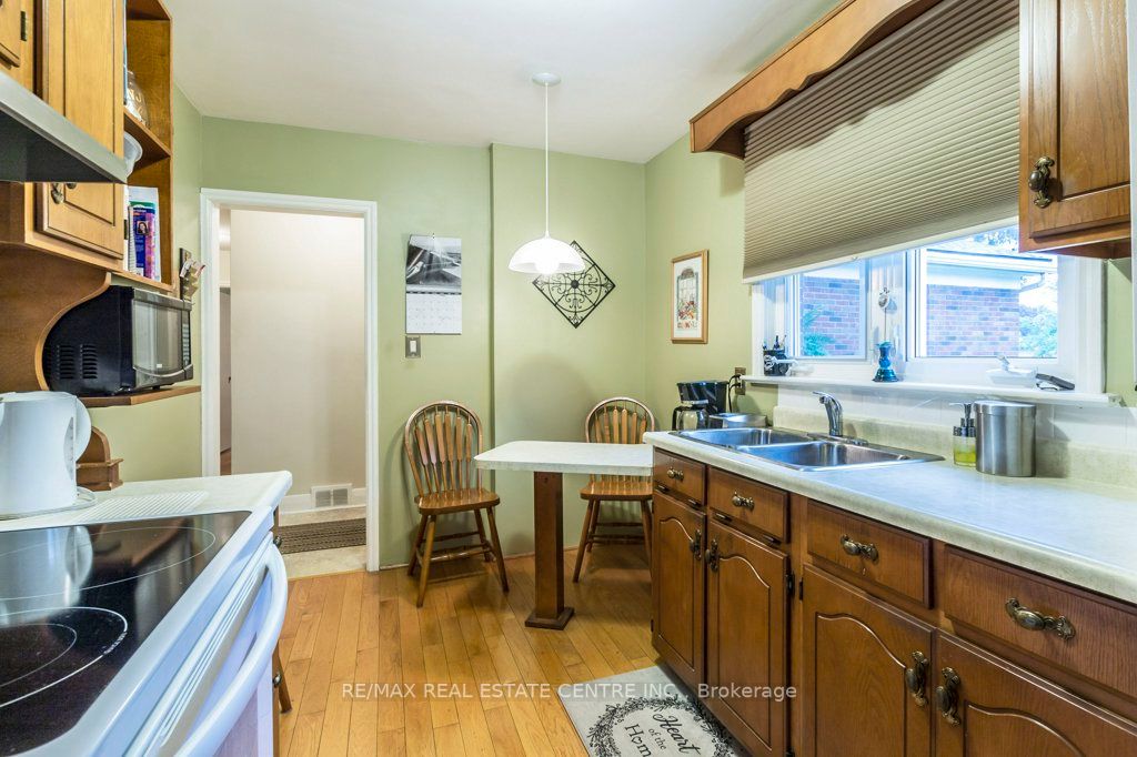9 Alexander Ave