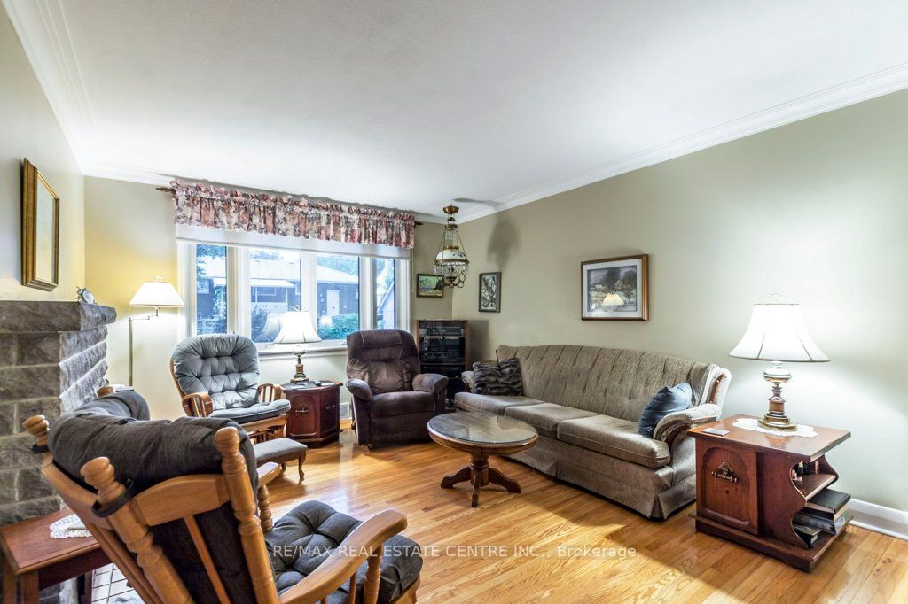 9 Alexander Ave