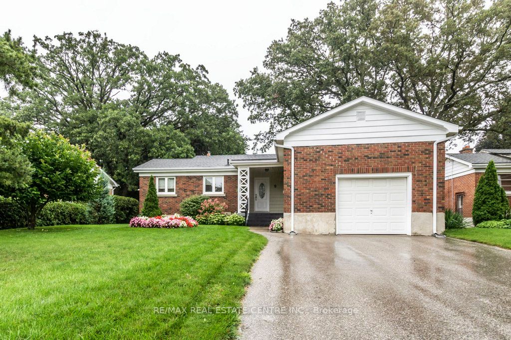 9 Alexander Ave