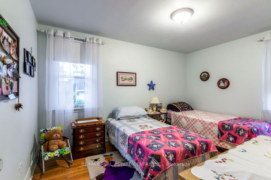 9 Alexander Ave