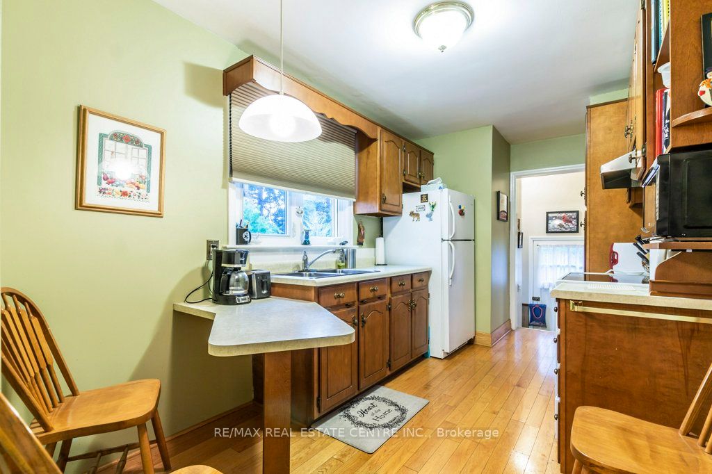 9 Alexander Ave