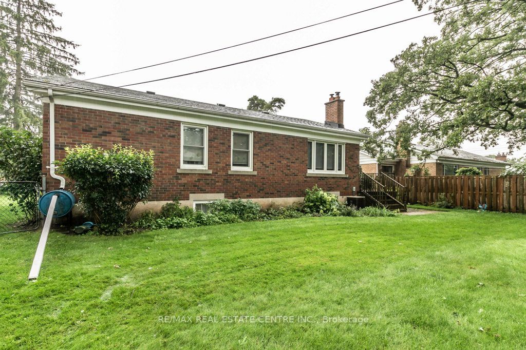 9 Alexander Ave