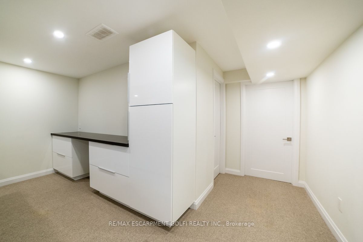 35 Midhurst Hts, #22