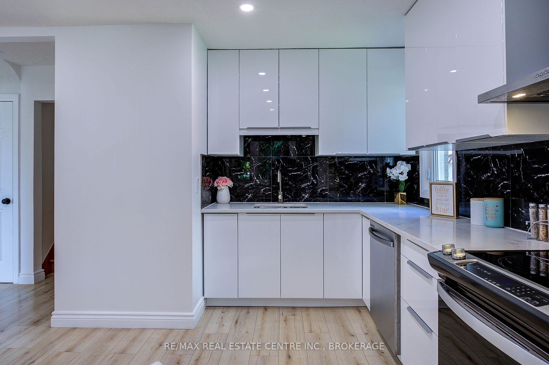 176 Neilson Ave