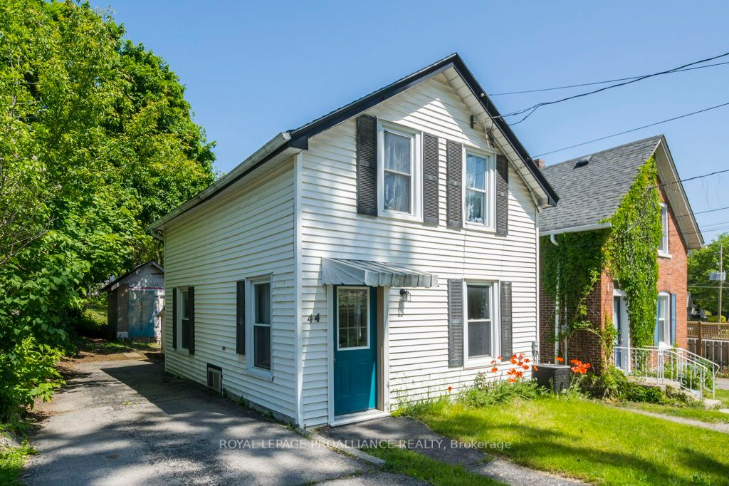 44 Mary St
