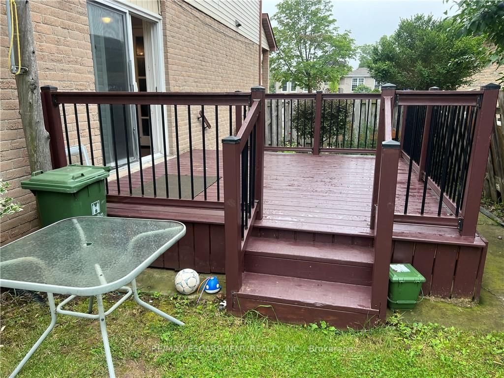 277 Macintosh Dr