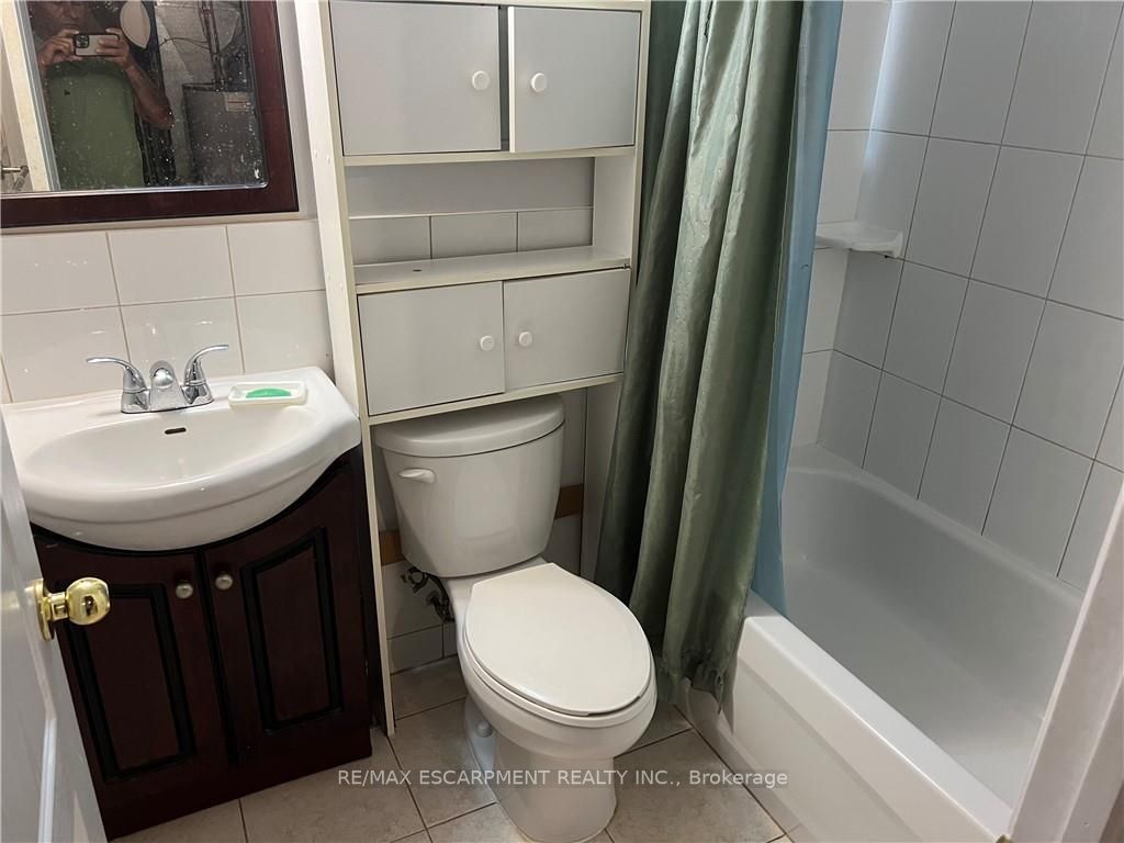 277 Macintosh Dr