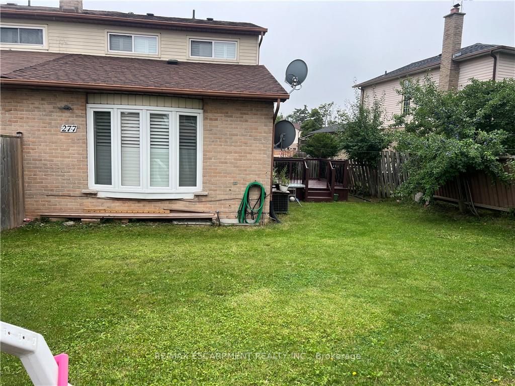 277 Macintosh Dr