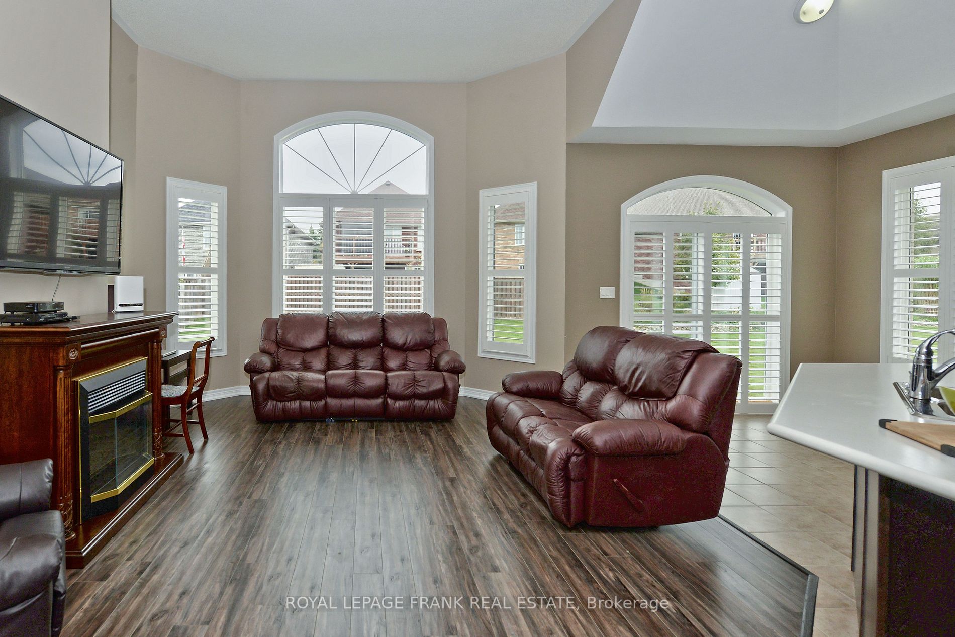 42 Barron Blvd