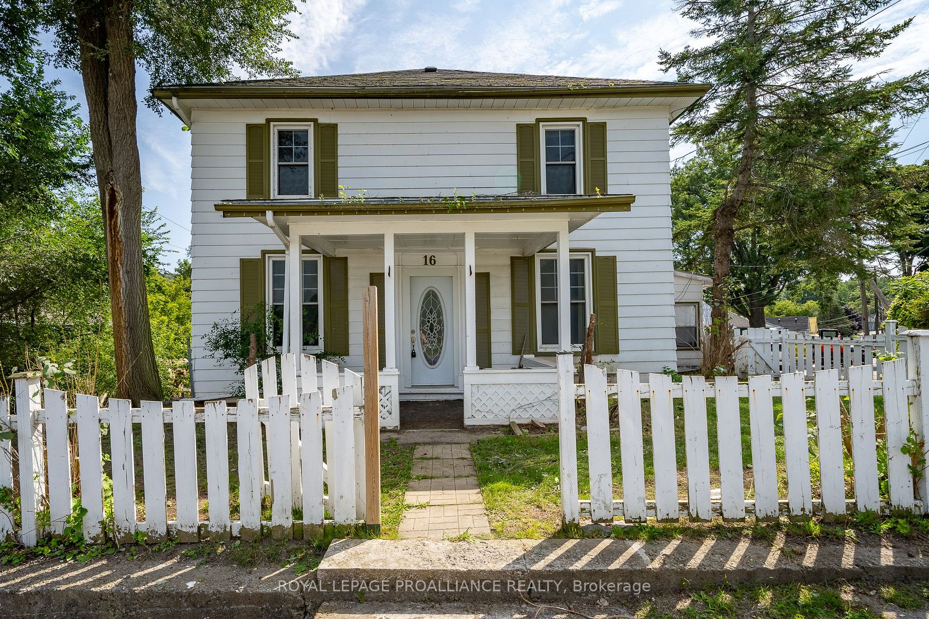 16 Bridge St