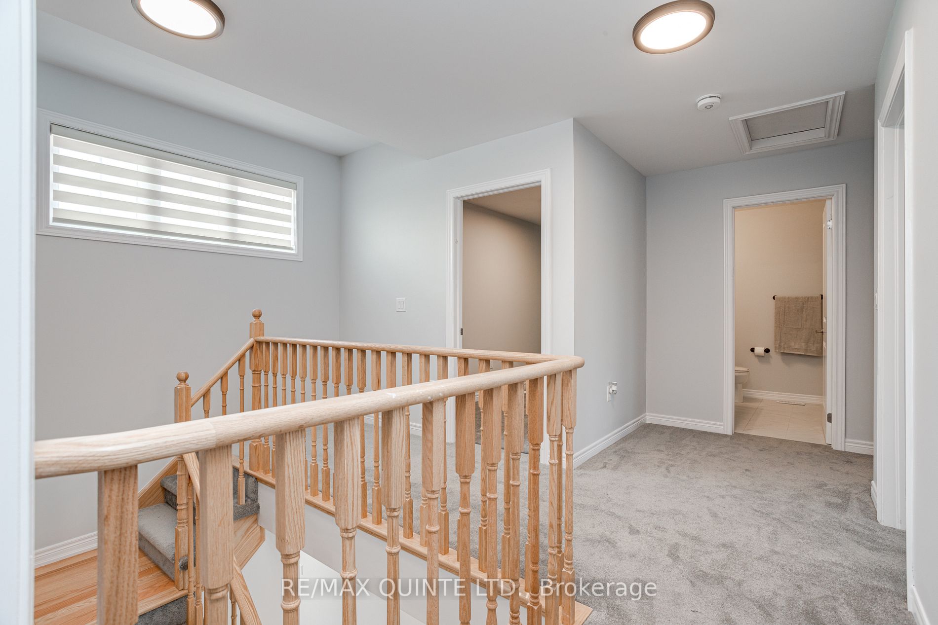 2 Summer Breeze Dr