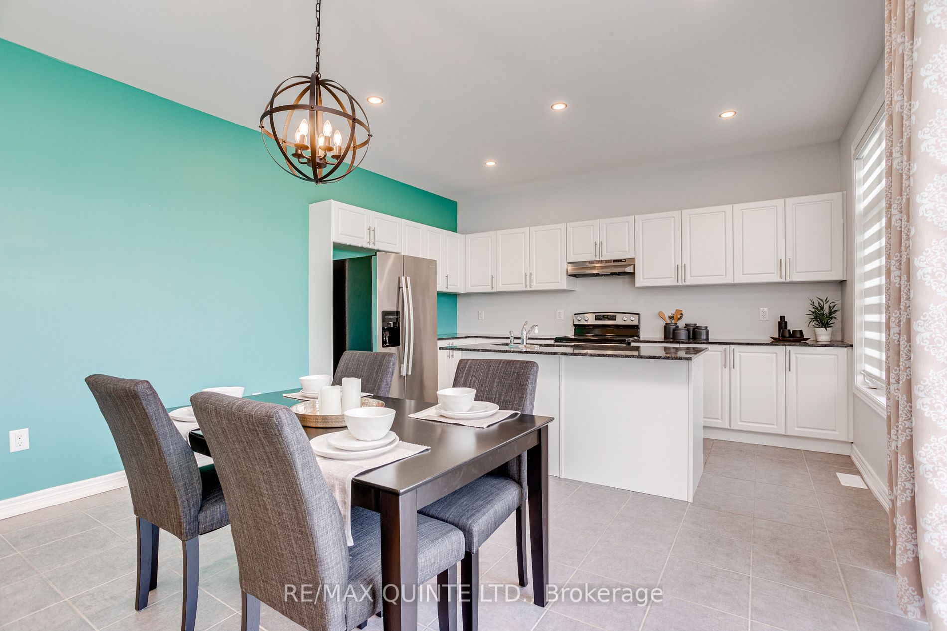 2 Summer Breeze Dr