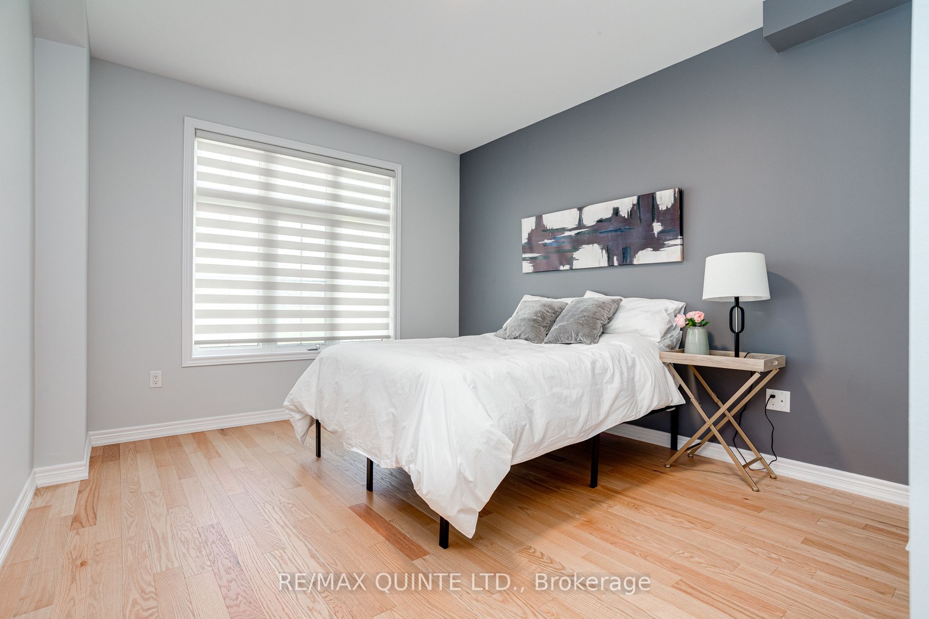 2 Summer Breeze Dr