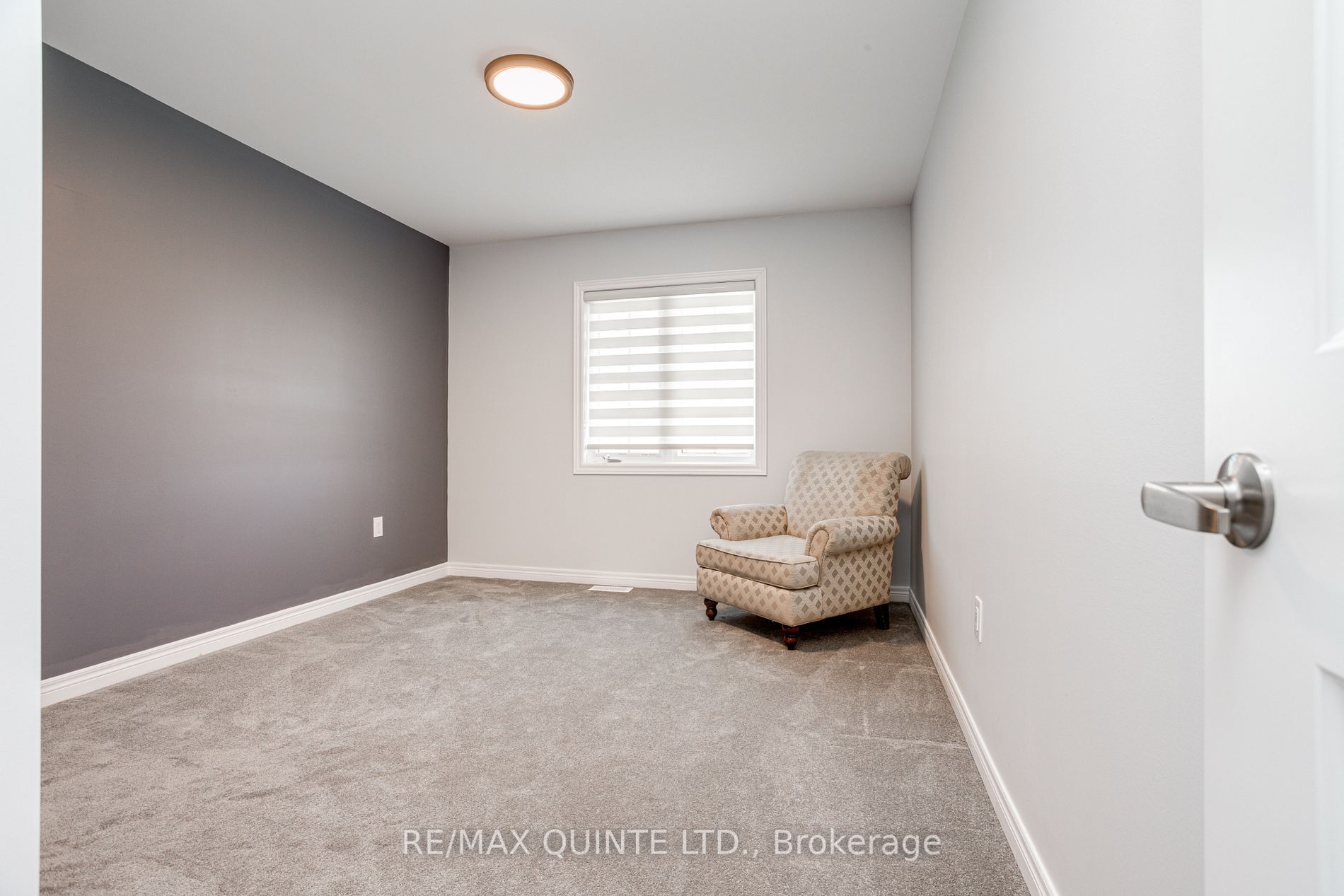 2 Summer Breeze Dr