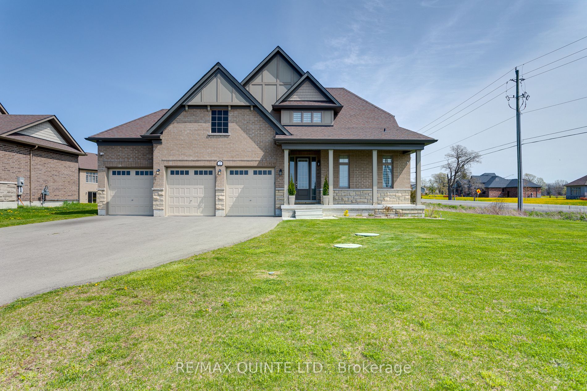 2 Summer Breeze Dr