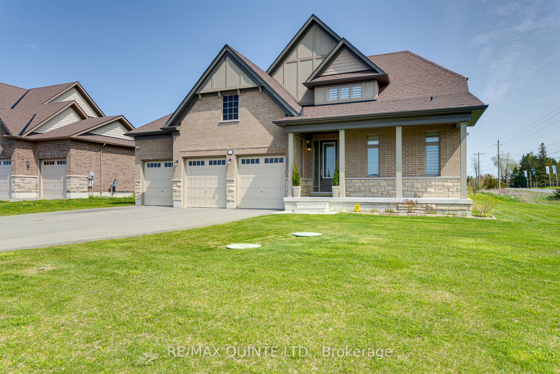 2 Summer Breeze Dr