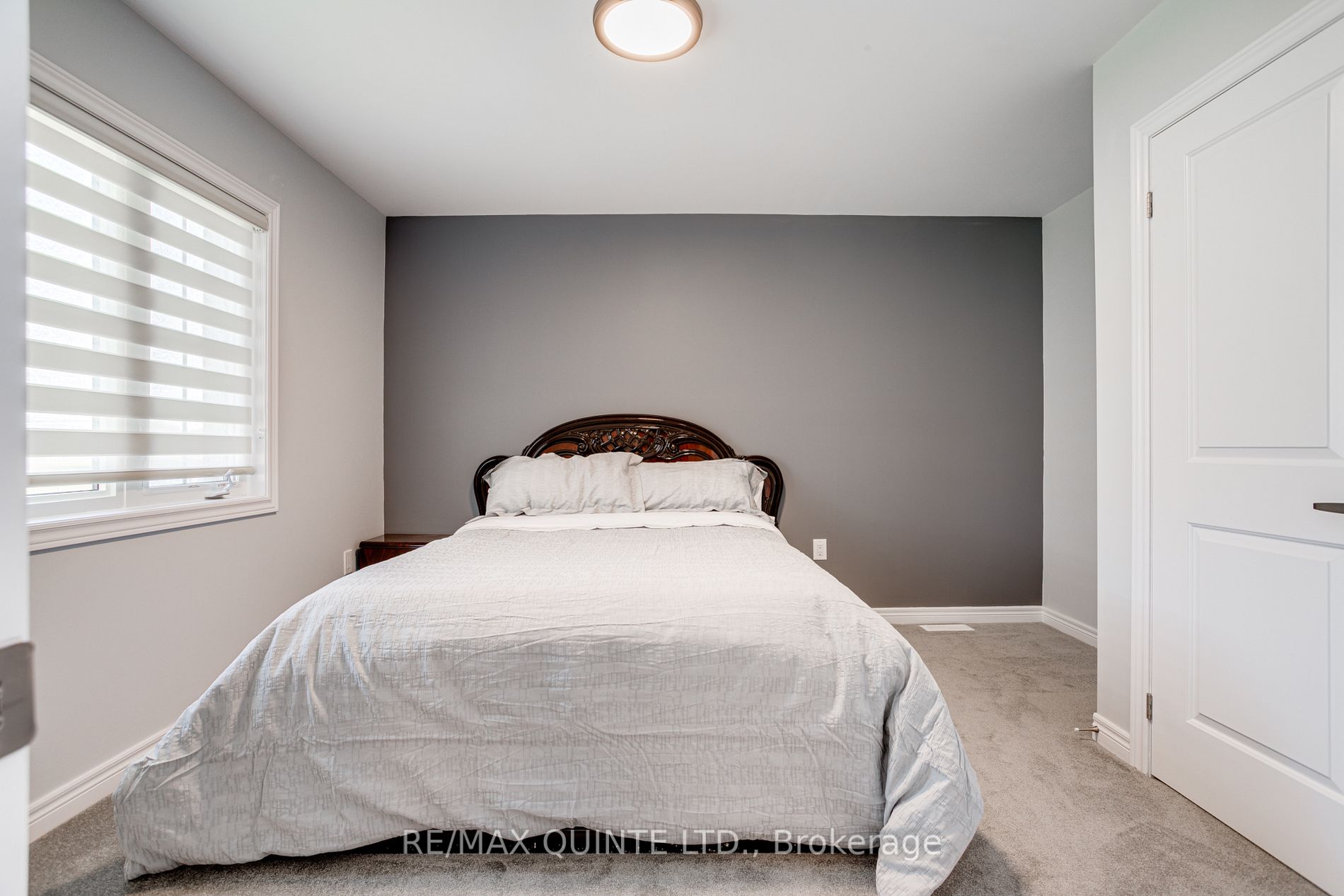 2 Summer Breeze Dr