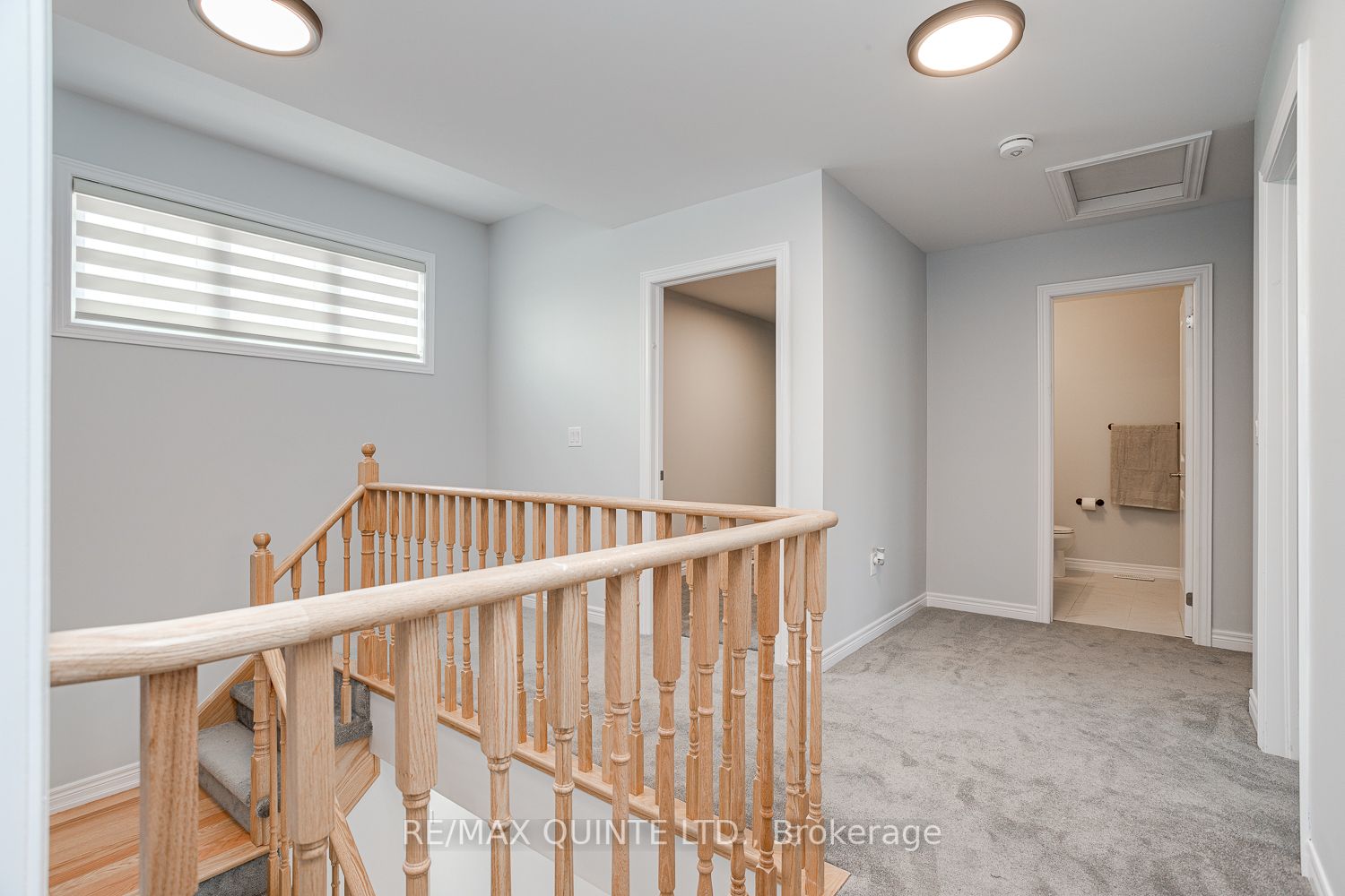 2 Summer Breeze Dr