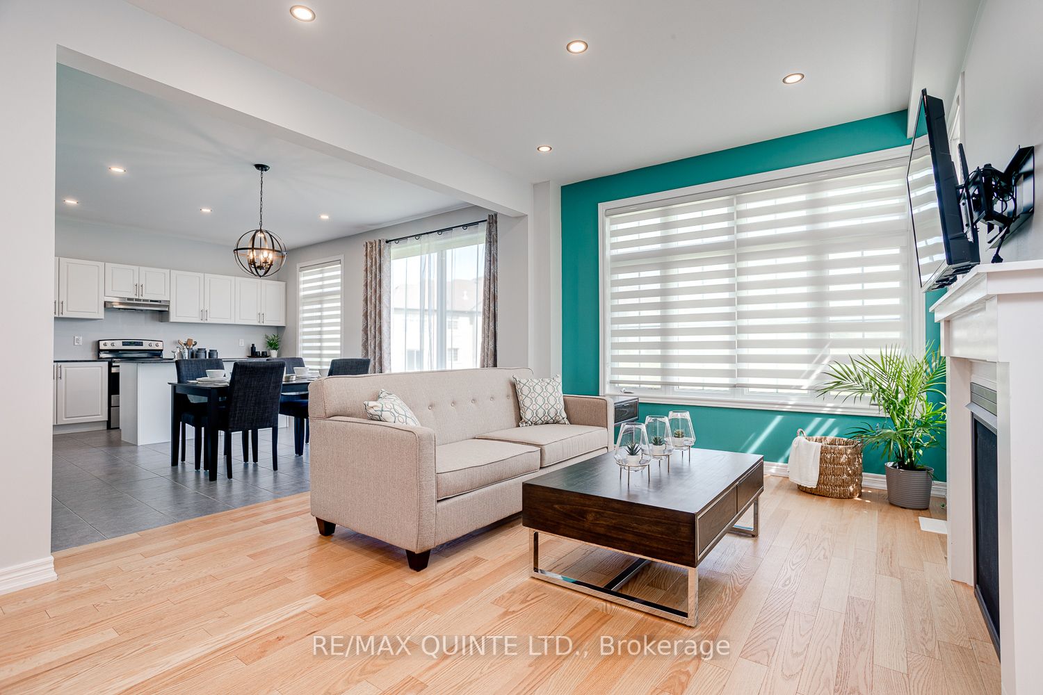 2 Summer Breeze Dr