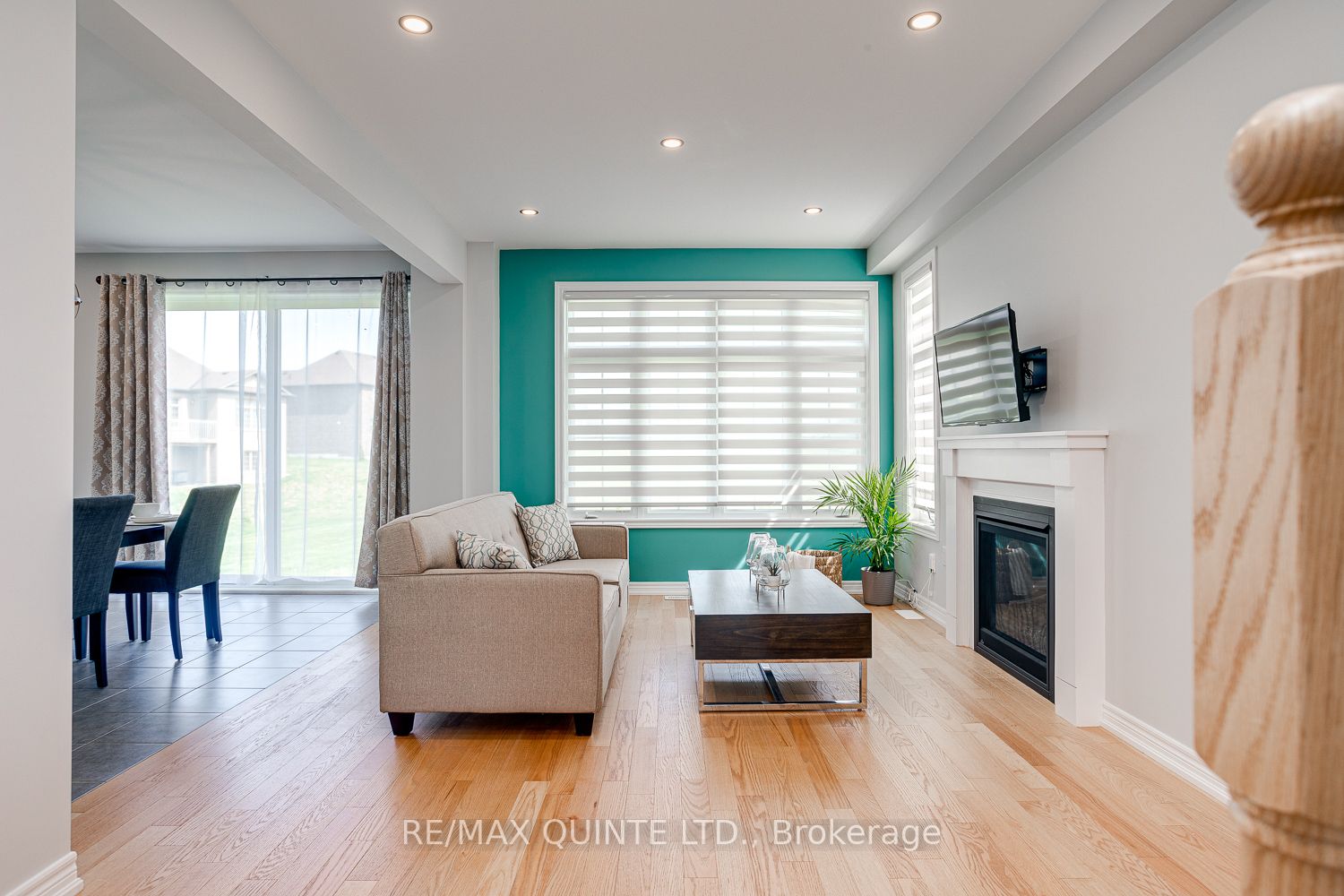 2 Summer Breeze Dr